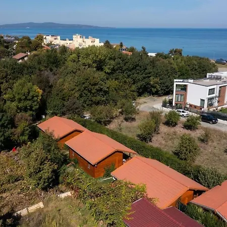 гнездото The Nest 2 Nyaraló Lozenec