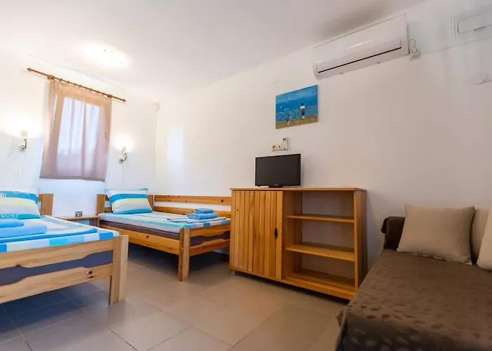 гнездото The Nest 2 洛泽内茨